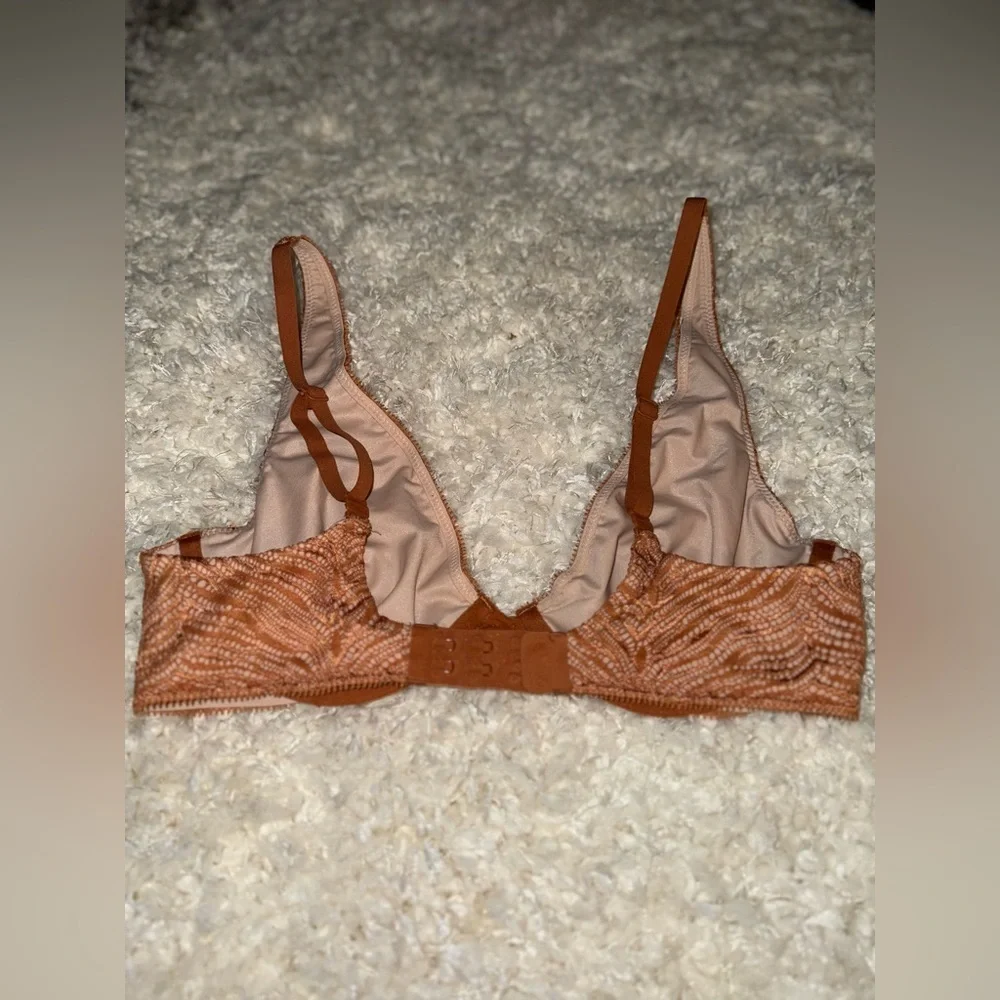 Victoria’s Secret Unlined Sexy Plunge Bra Ginger Luxe Zebra Pattern Sz 32C - Picture 6 of 11